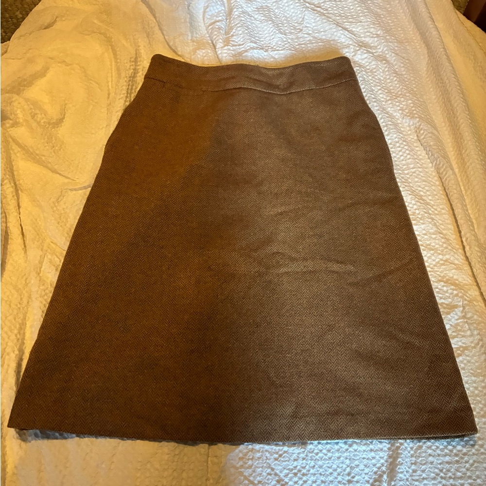 Elegant Land’s End Brown Women's Skirt - size 6.